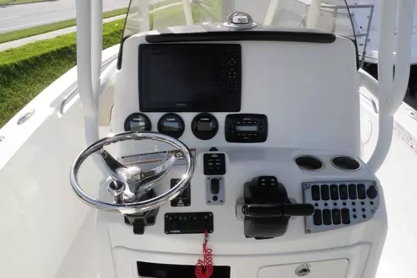 Photo of the 2015 NauticStar 2500 XS Center Console
