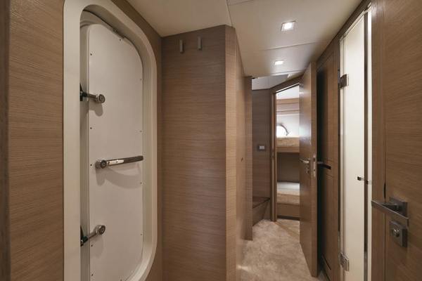 2021Monte Carlo Yachts 80 ft MCY 80