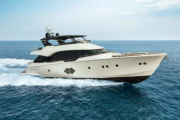 2021Monte Carlo Yachts 80 ft MCY 80