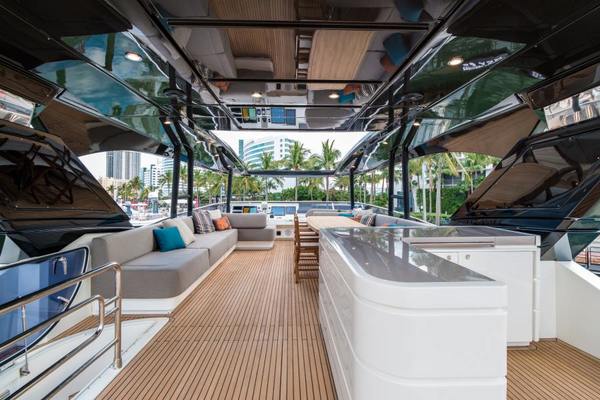 2021Monte Carlo Yachts 80 ft MCY 80