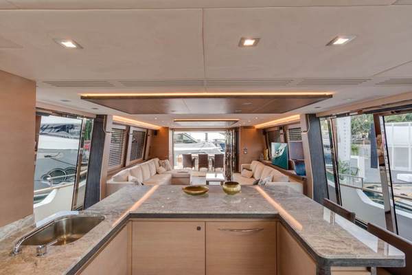2021Monte Carlo Yachts 80 ft MCY 80