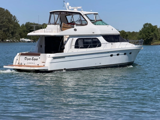 2006 Carver 56
