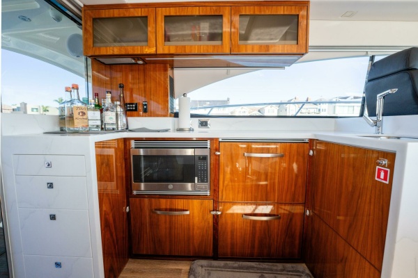 VENTURES64 48ft Riviera Yacht For Sale