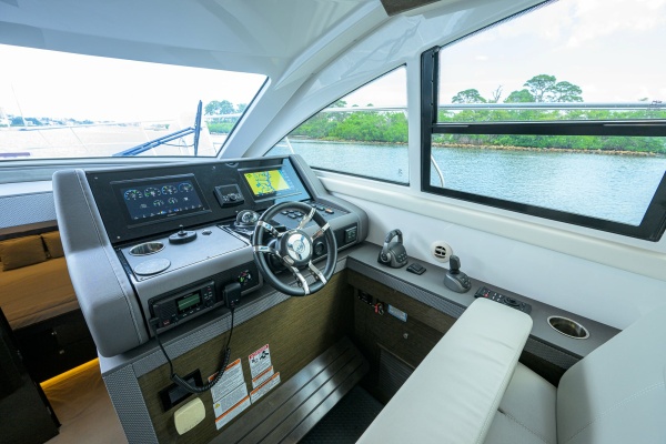 4th Quarter 46ft Cruisers Yacht For Sale