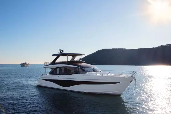 Photo of the 2027 Princess Y72 "Princess Y72"