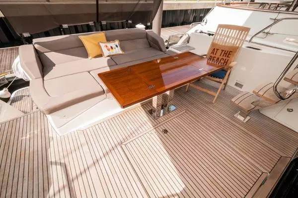 Prestige 560 Flybridge Yacht For Sale