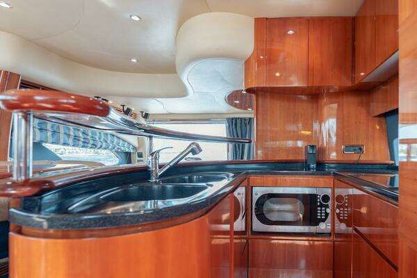 2007 Azimut 62