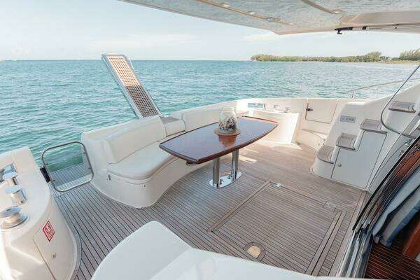 2007 Azimut 62