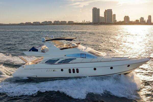 2007 Azimut 62