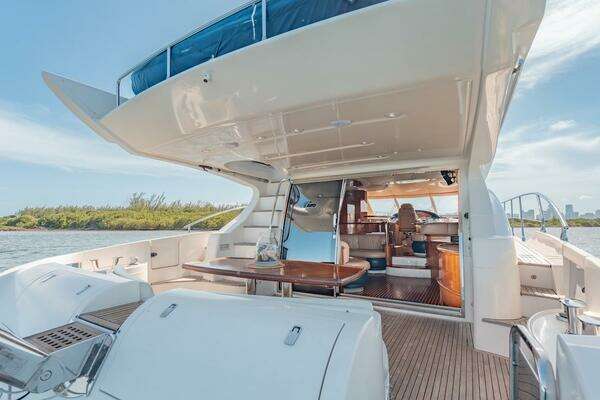 2007 Azimut 62