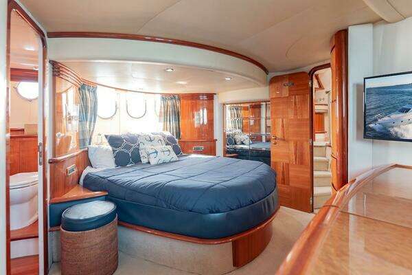 2007 Azimut 62