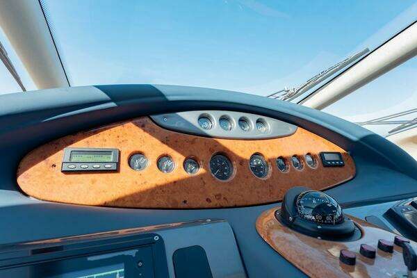2007 Azimut 62
