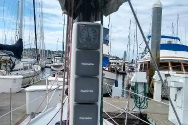 Perry Custom Boomer Day Sailor Yacht For Sale