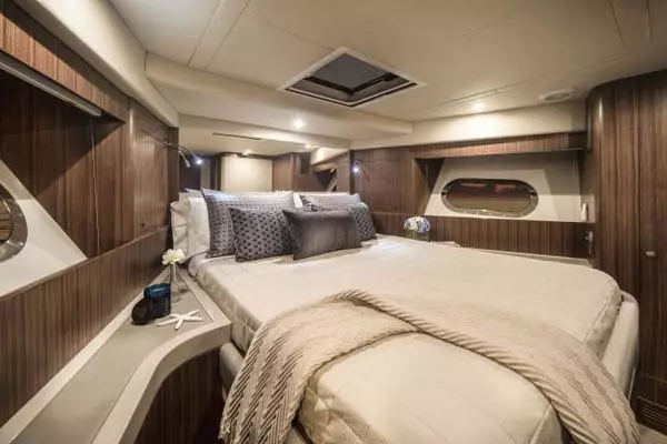 2026Belize 66 ft 66 Sedan