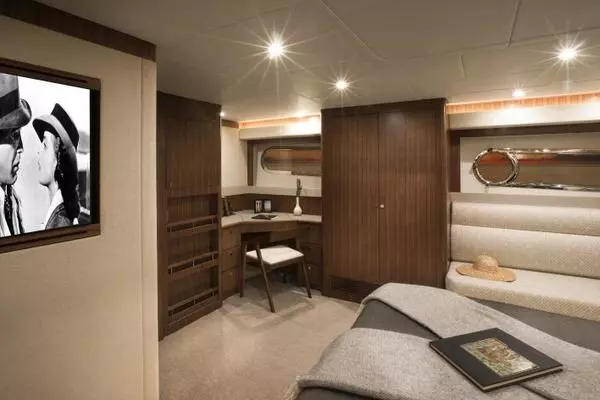 2026Belize 66 ft 66 Sedan