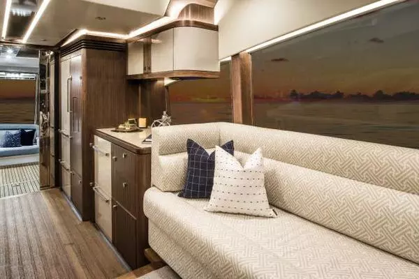 2026Belize 66 ft 66 Sedan