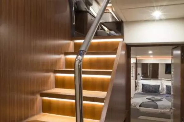 2026Belize 66 ft 66 Sedan