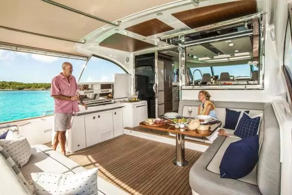 2026Belize 66 ft 66 Sedan