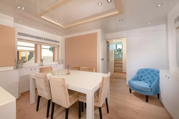 Photo of the 2012 Horizon  "Virgin Gold"