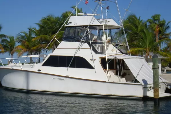 Photo of the 1985 Ocean Yachts Super Sport "Ocean Hunter"
