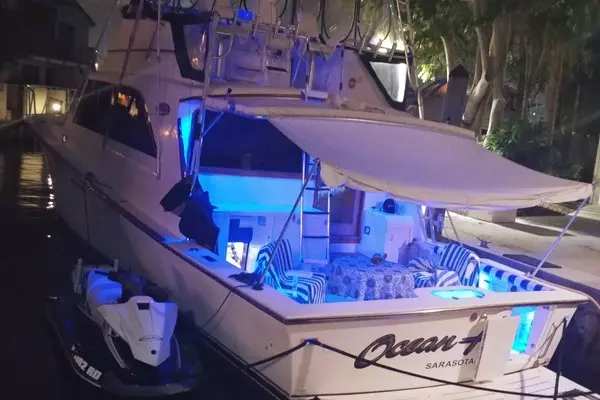 Photo of the 1985 Ocean Yachts Super Sport "Ocean Hunter"