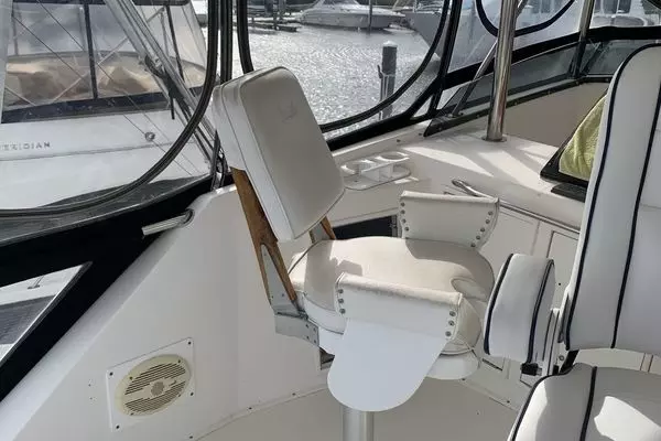 Photo of the 1985 Ocean Yachts Super Sport "Ocean Hunter"