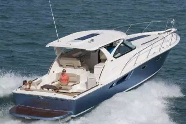 2017 Tiara Yachts 39