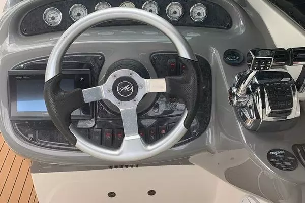 Photo of the 2008 Monterey 318SSX Super Sport