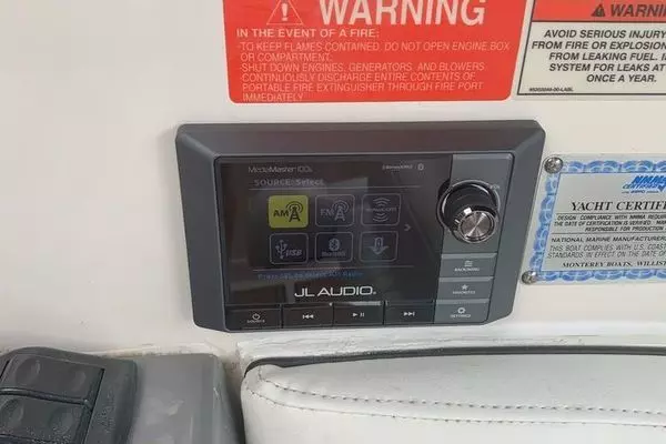 Photo of the 2008 Monterey 318SSX Super Sport