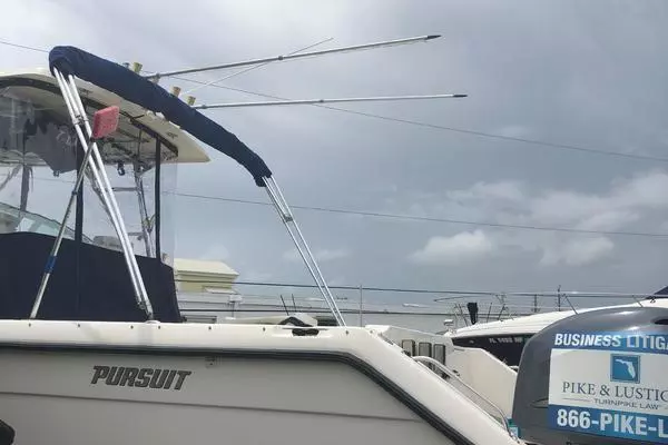 Photo of the 2003 Pursuit 2870 Walkaround