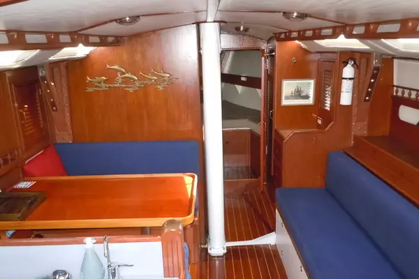 1976 Ranger 37 37' Yacht For Sale | HASARD II | Seattle Yachts