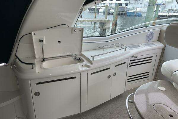 2005 Sea Ray 50