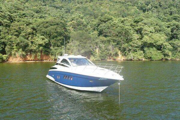 Photo of the 2009 Regal 5260