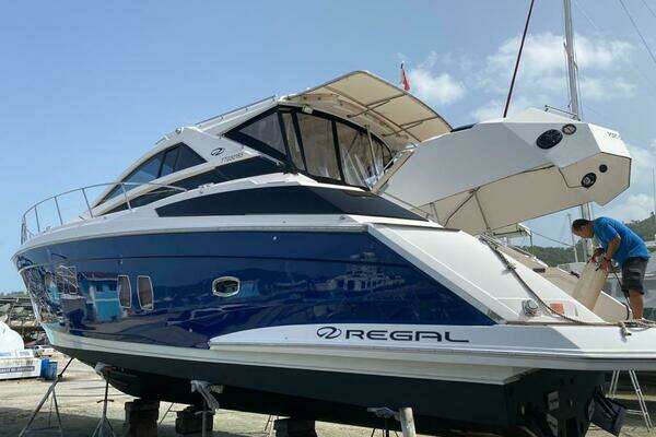 Photo of the 2009 Regal 5260