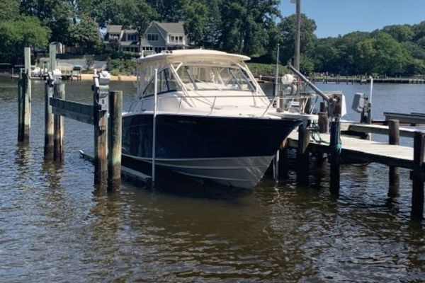 2015 Grady-White Express 330