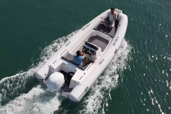 Photo of the 2022 Northstar Axis 5.3