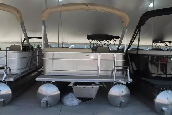 Photo of the 2025 Starcraft EX 18