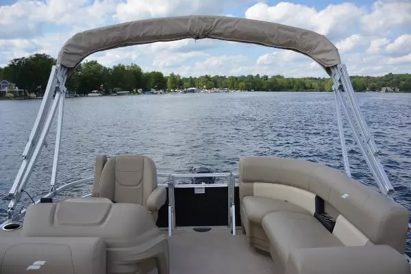 Photo of the 2025 Starcraft LX 16