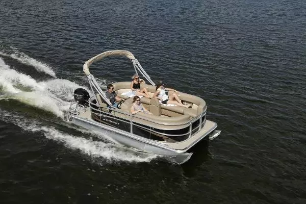 Photo of the 2025 Starcraft LX 16