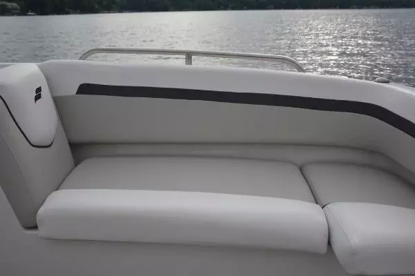 Photo of the 2025 Starcraft SVX 211