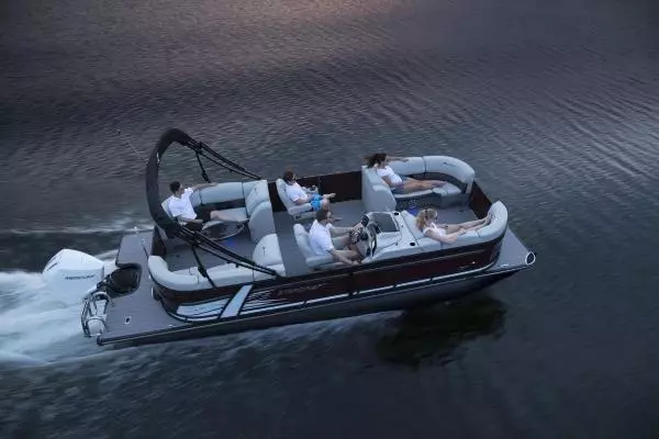 Photo of the 2025 Starcraft SLS 5