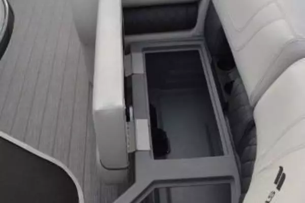 Photo of the 2025 Starcraft SLS 3