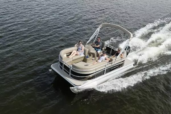 Photo of the 2025 Starcraft LX 16