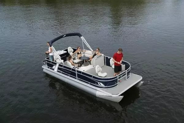 Photo of the 2025 Starcraft LX 22