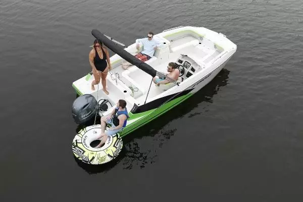 Photo of the 2025 Starcraft 191 SVX