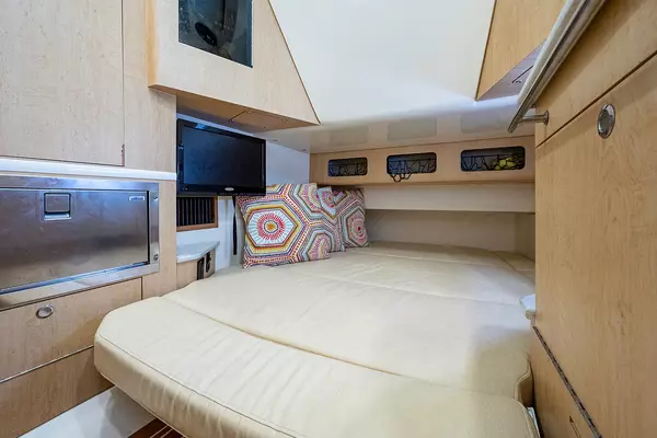 2017 Boston Whaler 37