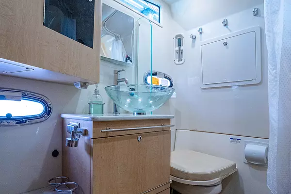 2017 Boston Whaler 37