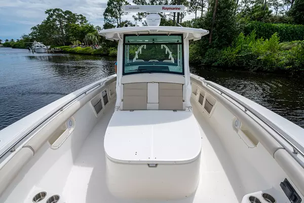 2017 Boston Whaler 37