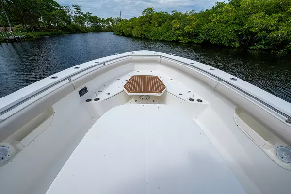 2017 Boston Whaler 37