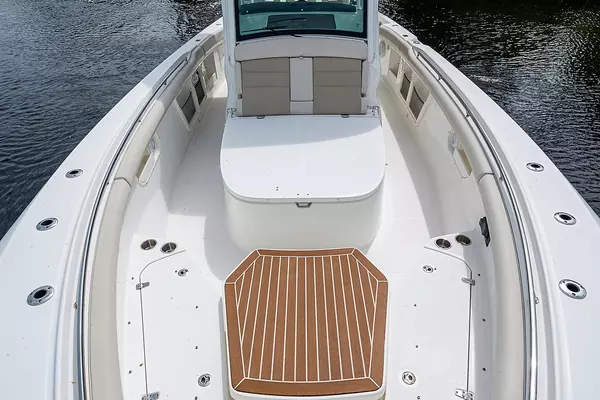 2017 Boston Whaler 37